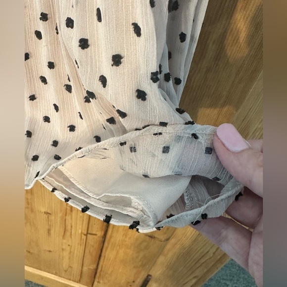 Max Studio Rouched Light Pink Blouse w/Black Dots. Size Medium - Picture 5 of 8